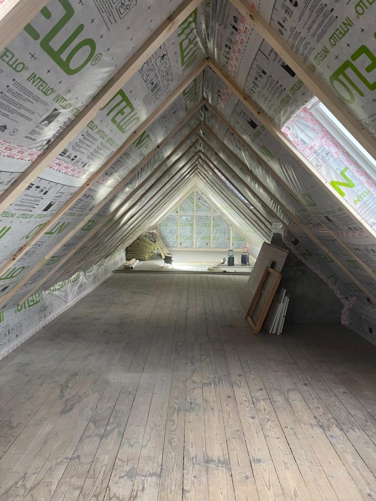 Dachboden wird ausgebaut, schwaabdachdeckerei